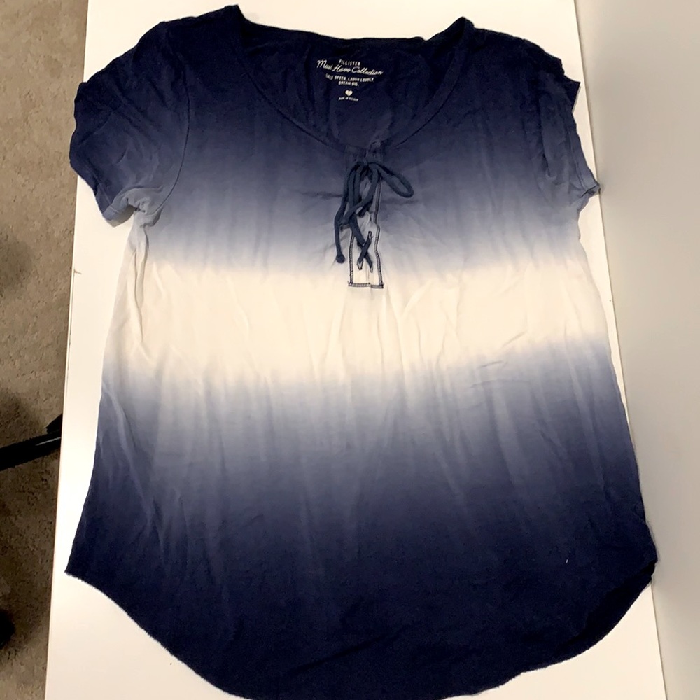 Hollister t-shirt